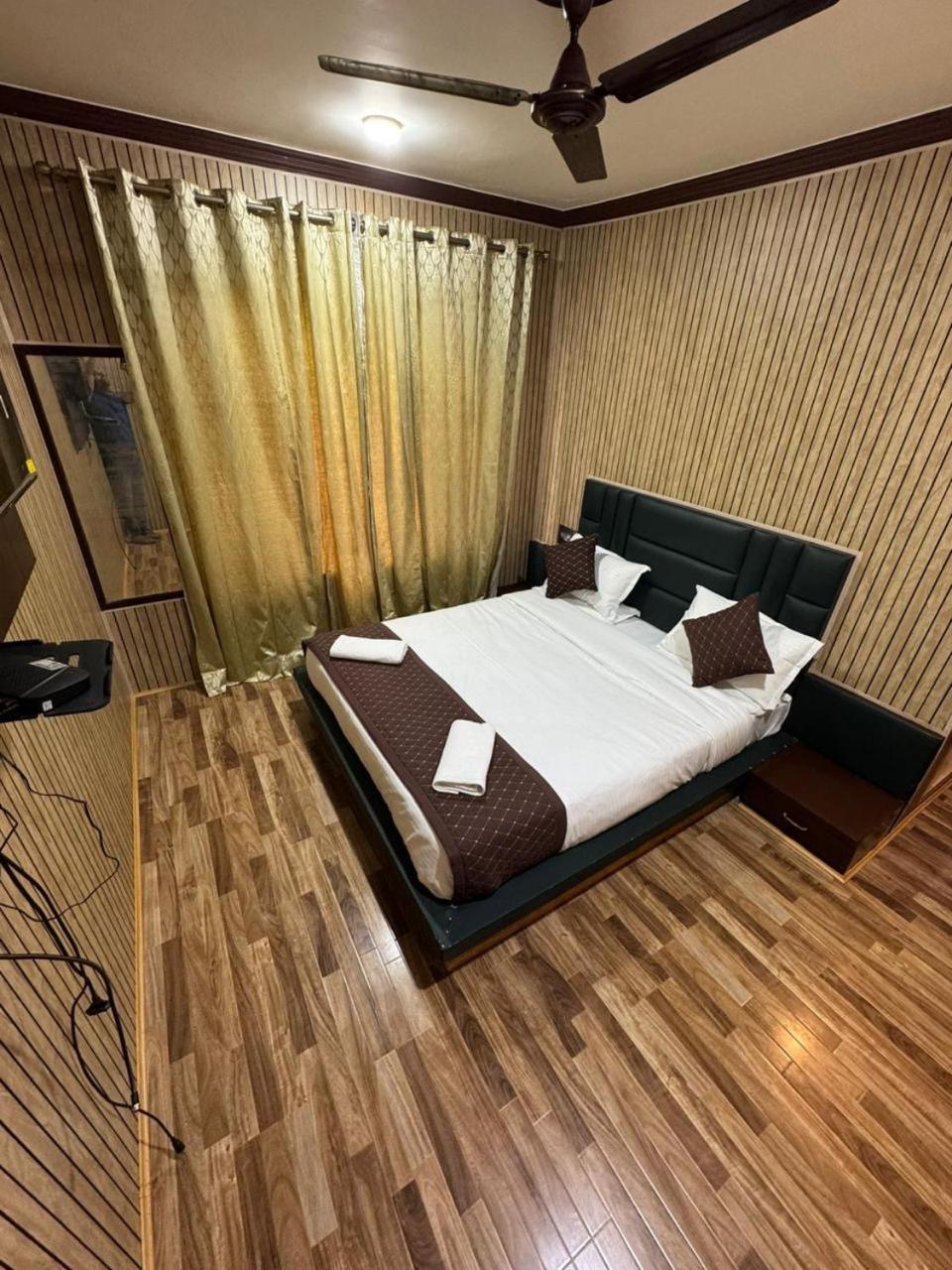 Hotel The Casa Srīnagar Екстериор снимка
